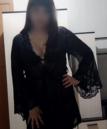 Живу в Москве и предлагаю свои услуги в этом чудесном городе. У меня множество возможностей для тех, кто ищет искреннюю страсть и незабываемые впечатления. Я горячая и страстная, всегда готова предложить релаксацию, развлечение и удовольствие. В моих услугах входит все, что ты можешь себе представить и даже больше. Мои фото настоящие и без фотошопа, а мои отзывы говорят сами за себя. 😘💕💋 Не упусти возможность испытать незабываемые моменты со мной! 5957, 28 лет