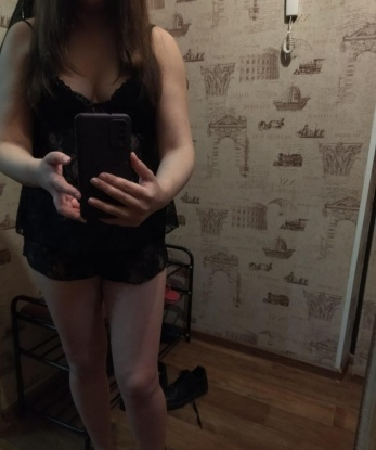 Живу в Москве и предлагаю свои услуги в этом чудесном городе. У меня множество возможностей для тех, кто ищет искреннюю страсть и незабываемые впечатления. Я горячая и страстная, всегда готова предложить релаксацию, развлечение и удовольствие. В моих услугах входит все, что ты можешь себе представить и даже больше. Мои фото настоящие и без фотошопа, а мои отзывы говорят сами за себя. 😘💕💋 Не упусти возможность испытать незабываемые моменты со мной! 5957, 28 лет