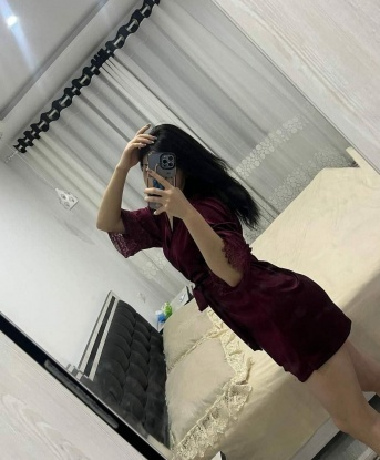 Раскрою тебе все секреты страсти и наслаждения, находясь в Москве. Моя нежная кожа и соблазнительная фигура привлекут тебя с первого взгляда. Обещаю, вместе мы создадим атмосферу безумного удовольствия и расслабления. Разнообразные услуги, которые я оказываю, позволят тебе испытать незабываемые ощущения. Со мной ты сможешь погрузиться в мир разврата и фантазий. У меня есть фото, чтобы ты смог увидеть, насколько я прекрасна. Мои клиенты всегда остаются довольными и возвращаются ко мне снова. Жду твоего звонка, чтобы сделать нашу встречу незабываемой. 💋 7592, 20 лет